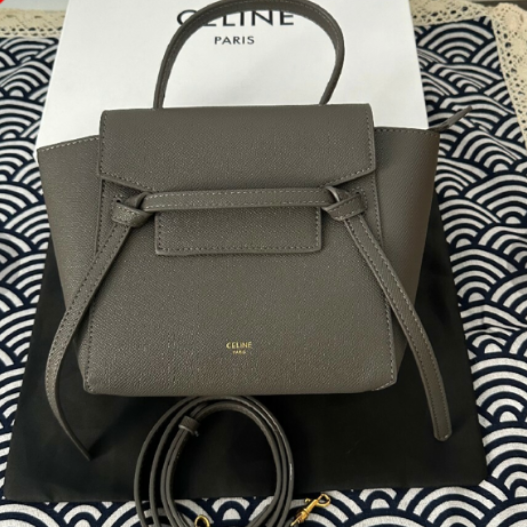 celine(セリーヌ)のCELINE セリーヌ　ベルトバッグ　ナノ レディースのバッグ(ショルダーバッグ)の商品写真