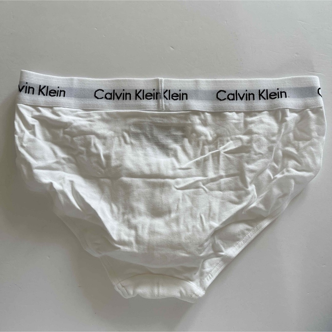 Calvin Klein(カルバンクライン)のカルバンクライン　メンズビキニ　M(S) 2枚組　白&黒　ビキニブリーフ　ビキニ メンズのアンダーウェア(その他)の商品写真