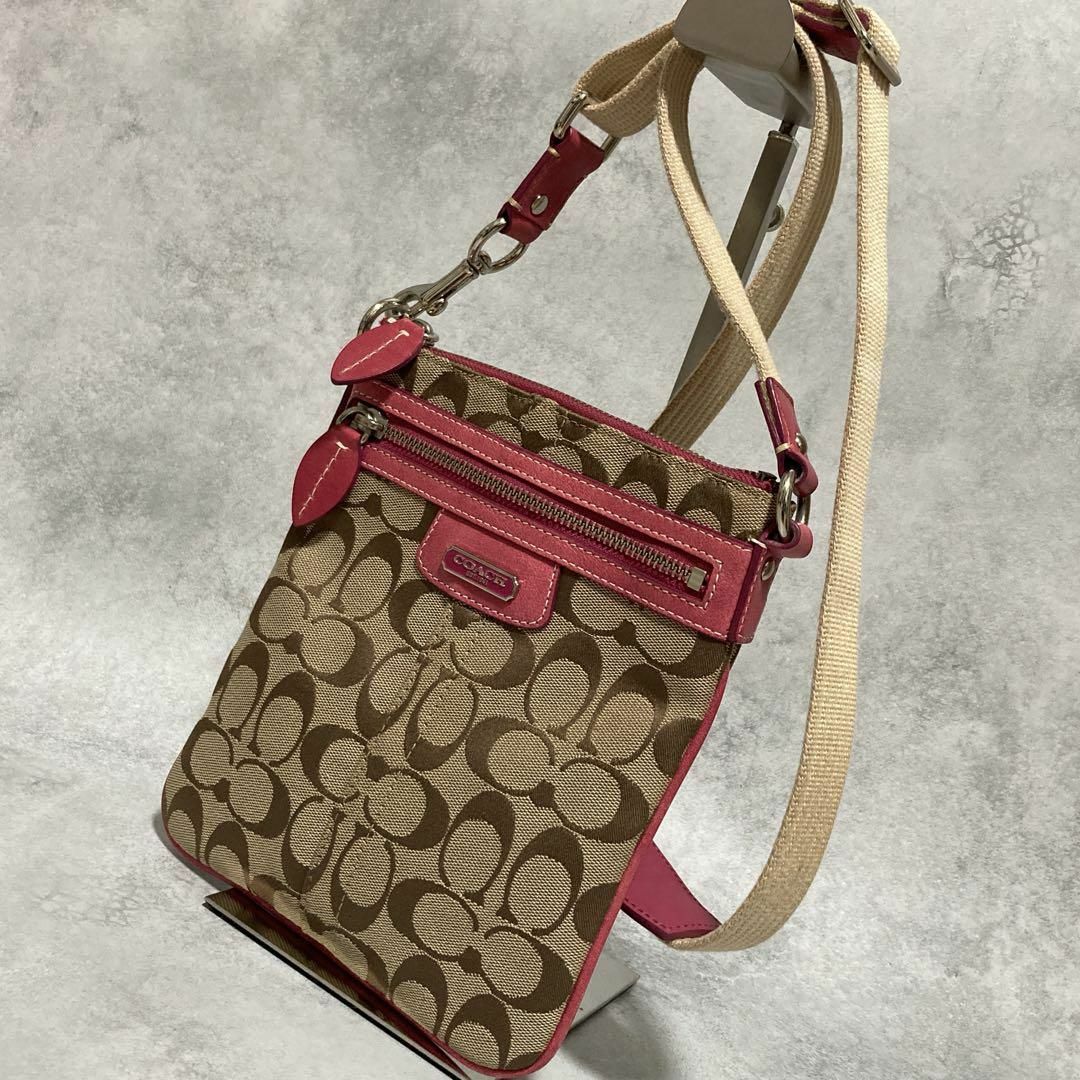 COACH(コーチ)のCOACH ショルダーバッグ シグネチャー キャンバス レザー ピンク レディースのバッグ(ショルダーバッグ)の商品写真