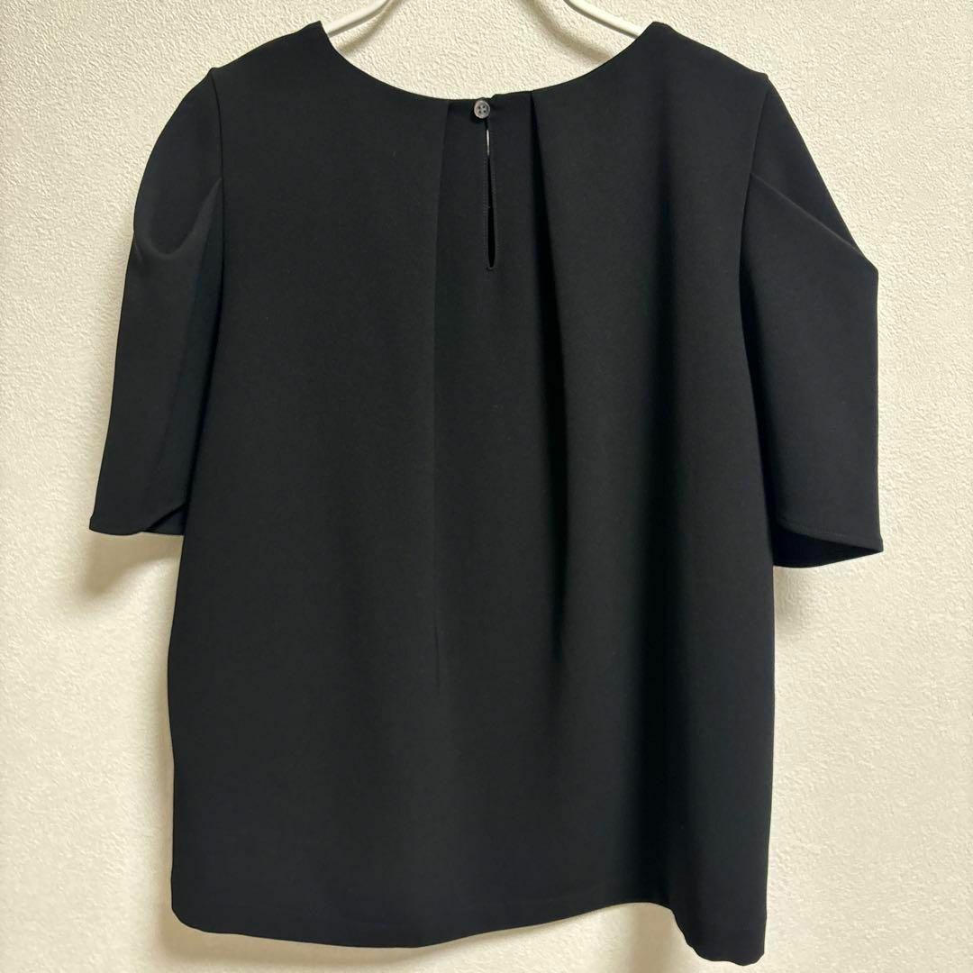 ソージュ　肩タックブラウス SOÉJU ブラック レディースのトップス(シャツ/ブラウス(半袖/袖なし))の商品写真