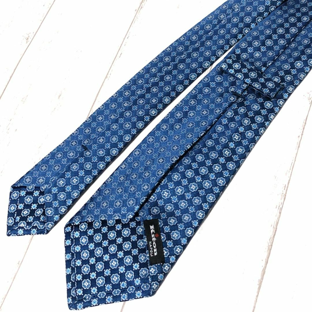 KITON(キトン)のキートン セッテピエゲ ネクタイ Kiton 小紋柄 ７ FOLD TIE 絹 メンズのファッション小物(ネクタイ)の商品写真