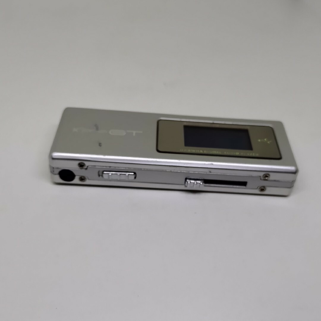 ボイスレコーダー KanaGT 1GB FMトランスミッター MP3 GREEN スマホ/家電/カメラのオーディオ機器(ポータブルプレーヤー)の商品写真