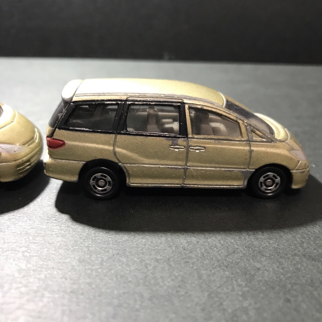 トミカシリーズ(トミカシリーズ)のトミカ　ミニカー　2000 TOYOTA ESTIMA 2台セット エンタメ/ホビーのおもちゃ/ぬいぐるみ(ミニカー)の商品写真