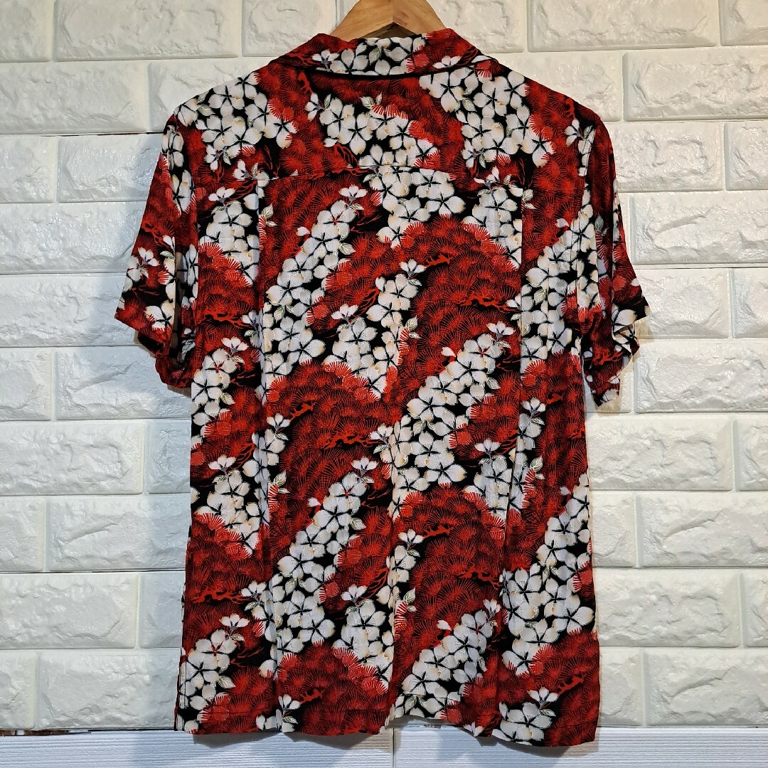 [Oniwa soto] 赤松と桜 総柄 アロハシャツ [和柄] L-91454 メンズのトップス(シャツ)の商品写真