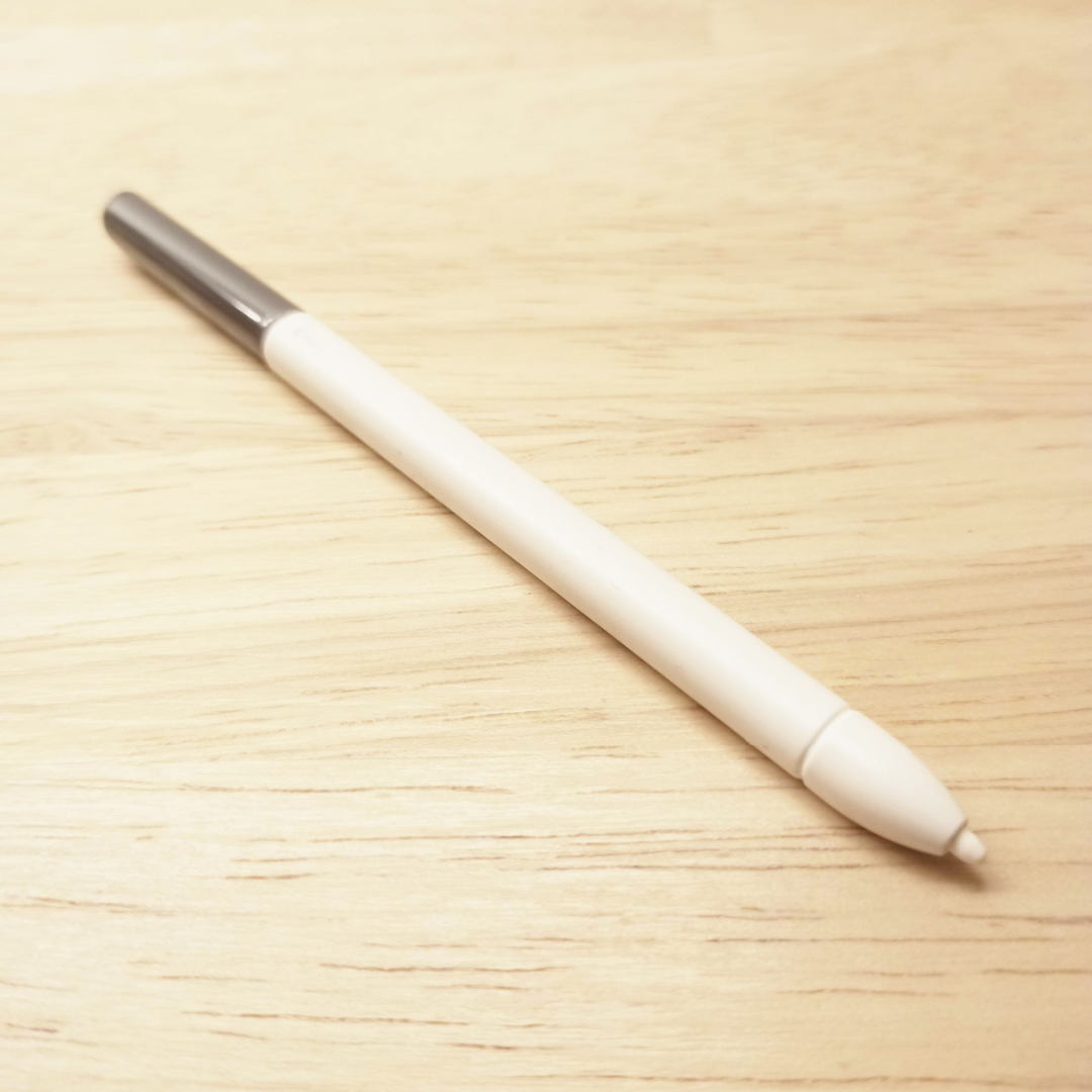 【新品】スマイルゼミに使えるタッチペン　2本セット(ホワイト＆ピンク)　qt9 スマホ/家電/カメラのPC/タブレット(タブレット)の商品写真