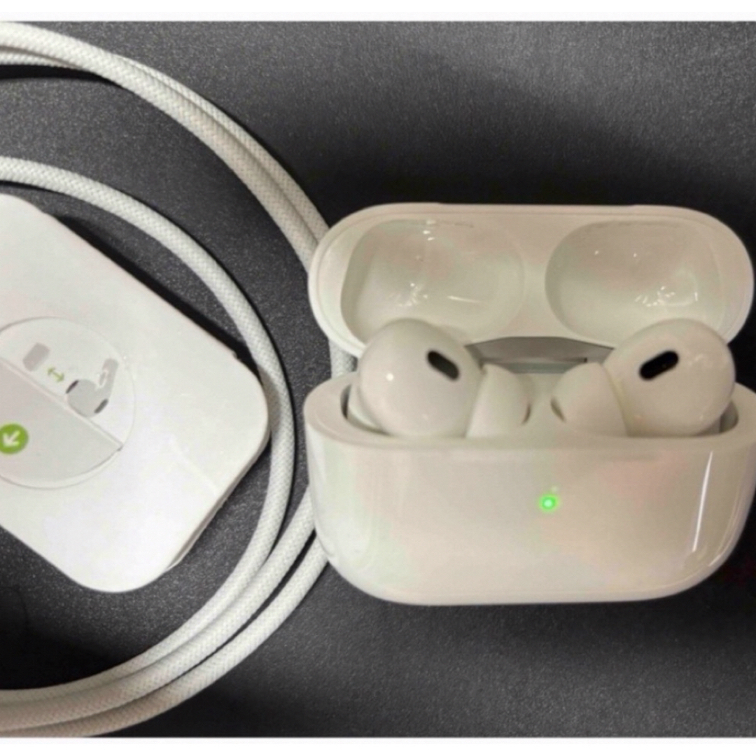 Apple(アップル)のアップル AirPods pro 第2世代 usbcモデル スマホ/家電/カメラのオーディオ機器(ヘッドフォン/イヤフォン)の商品写真
