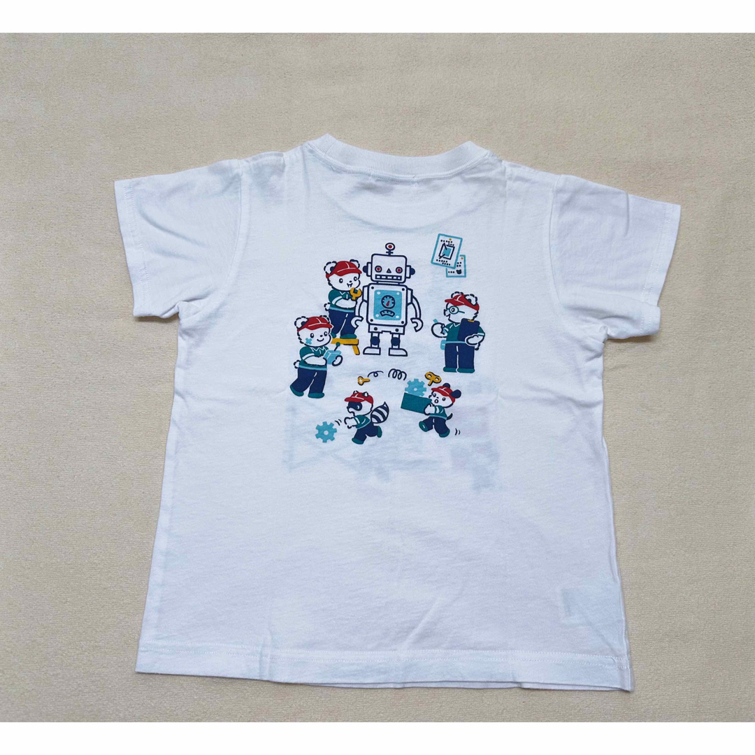 familiar(ファミリア)のfamiliar ファミ家族とロボット工場　おはなしTシャツ　110  美品 キッズ/ベビー/マタニティのキッズ服男の子用(90cm~)(Tシャツ/カットソー)の商品写真