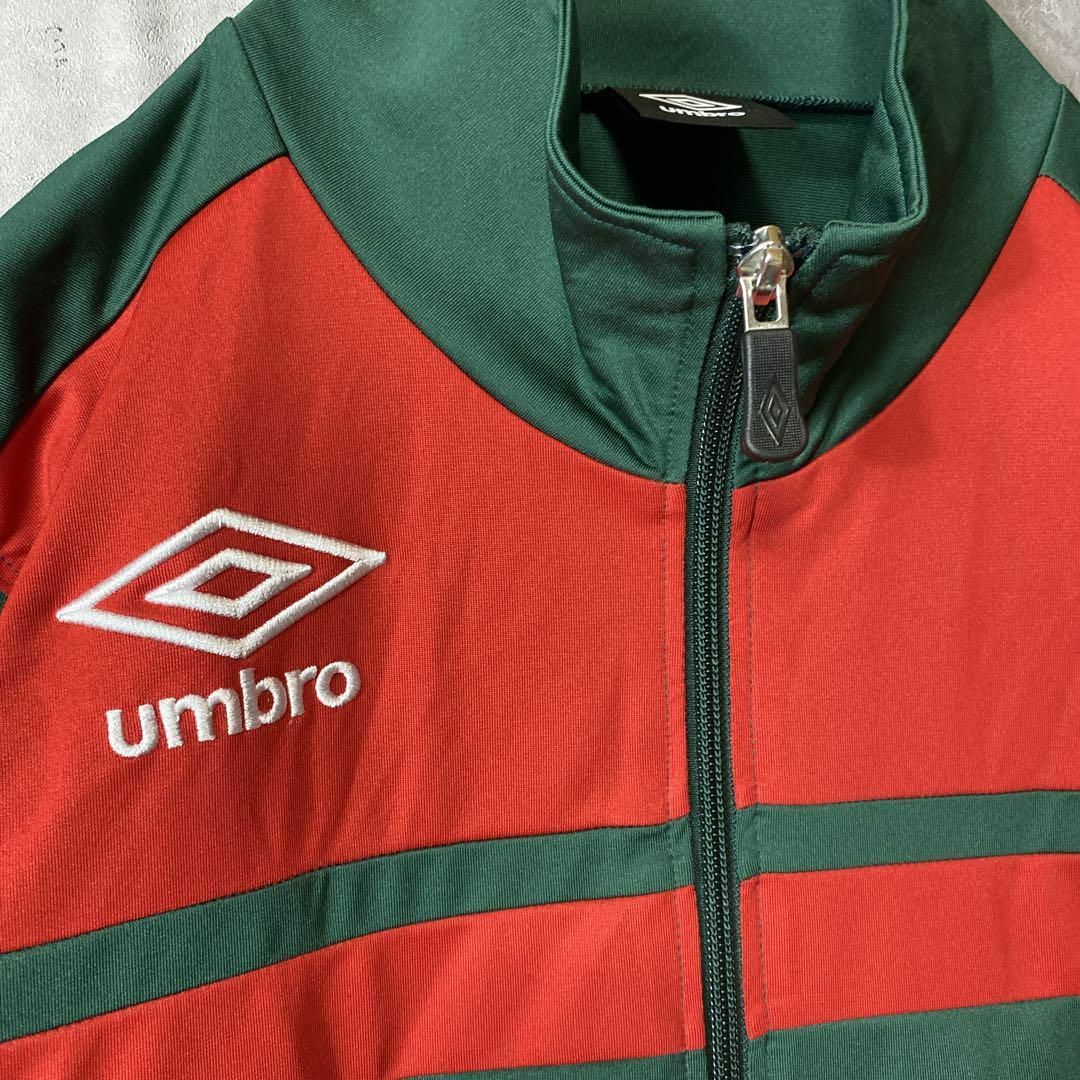 UMBRO(アンブロ)の【人気グリーン、トラックジャケット】UMBROワンポイント刺繍ロゴ古着ジャージ メンズのトップス(ジャージ)の商品写真