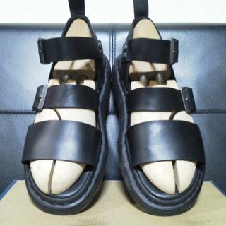 ドクターマーチン(Dr.Martens)のDr.Martens  GRYPHON UK8 黒 厚底 ストラップ サンダル(サンダル)