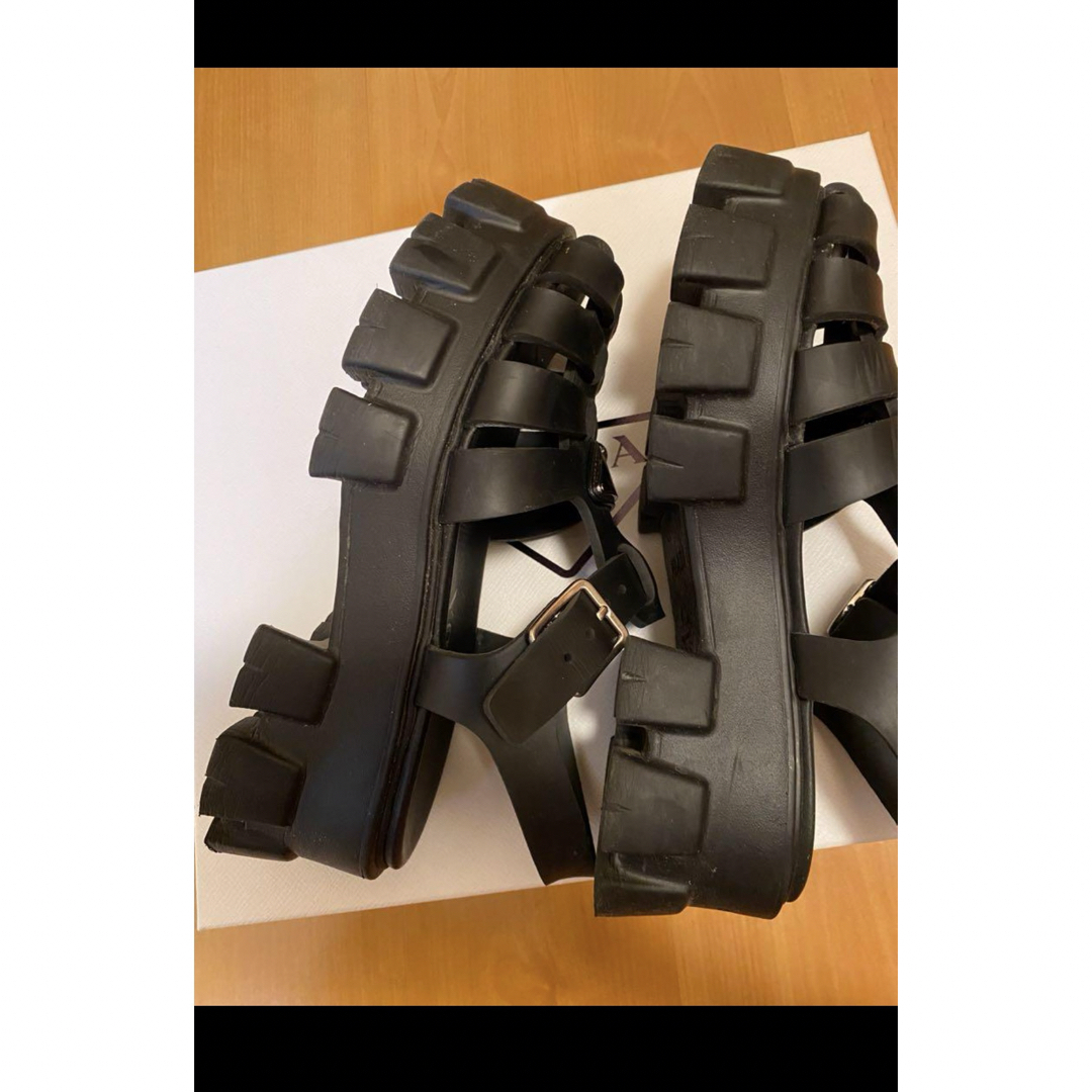 PRADA(プラダ)の最終値下げ⭐️PRADA モノリス　ラバーサンダル　36 レディースの靴/シューズ(サンダル)の商品写真