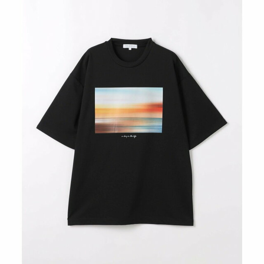 a day in the life(アデイインザライフ)の【BLACK】ポンチ フォトプリント クルーネックTシャツ 2 <A DAY IN THE LIFE> メンズのトップス(Tシャツ/カットソー(半袖/袖なし))の商品写真