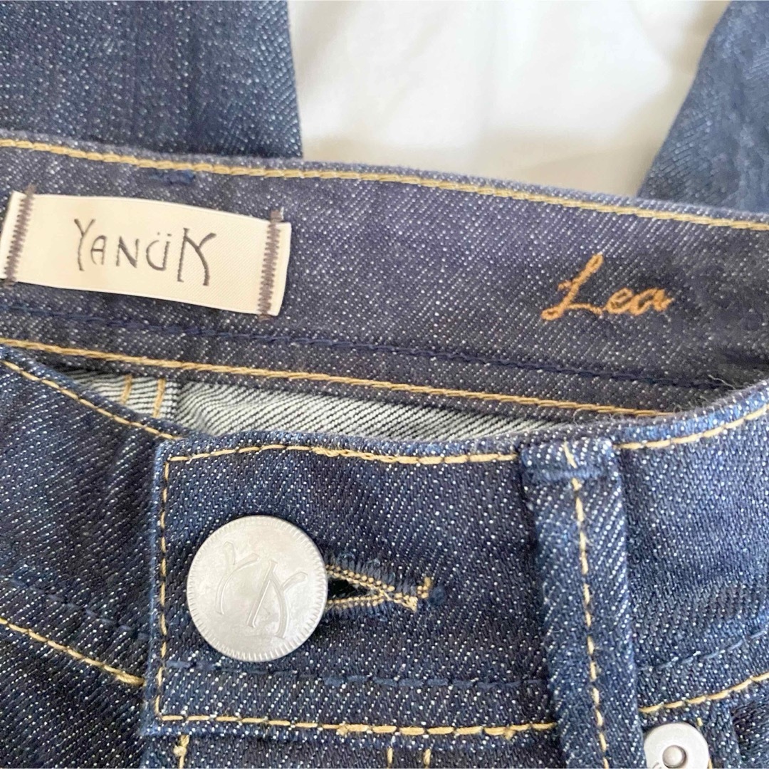 YANUK(ヤヌーク)のYANUK ボーイズストレート"LEA" 25 OWI デニムパンツ レディースのパンツ(デニム/ジーンズ)の商品写真