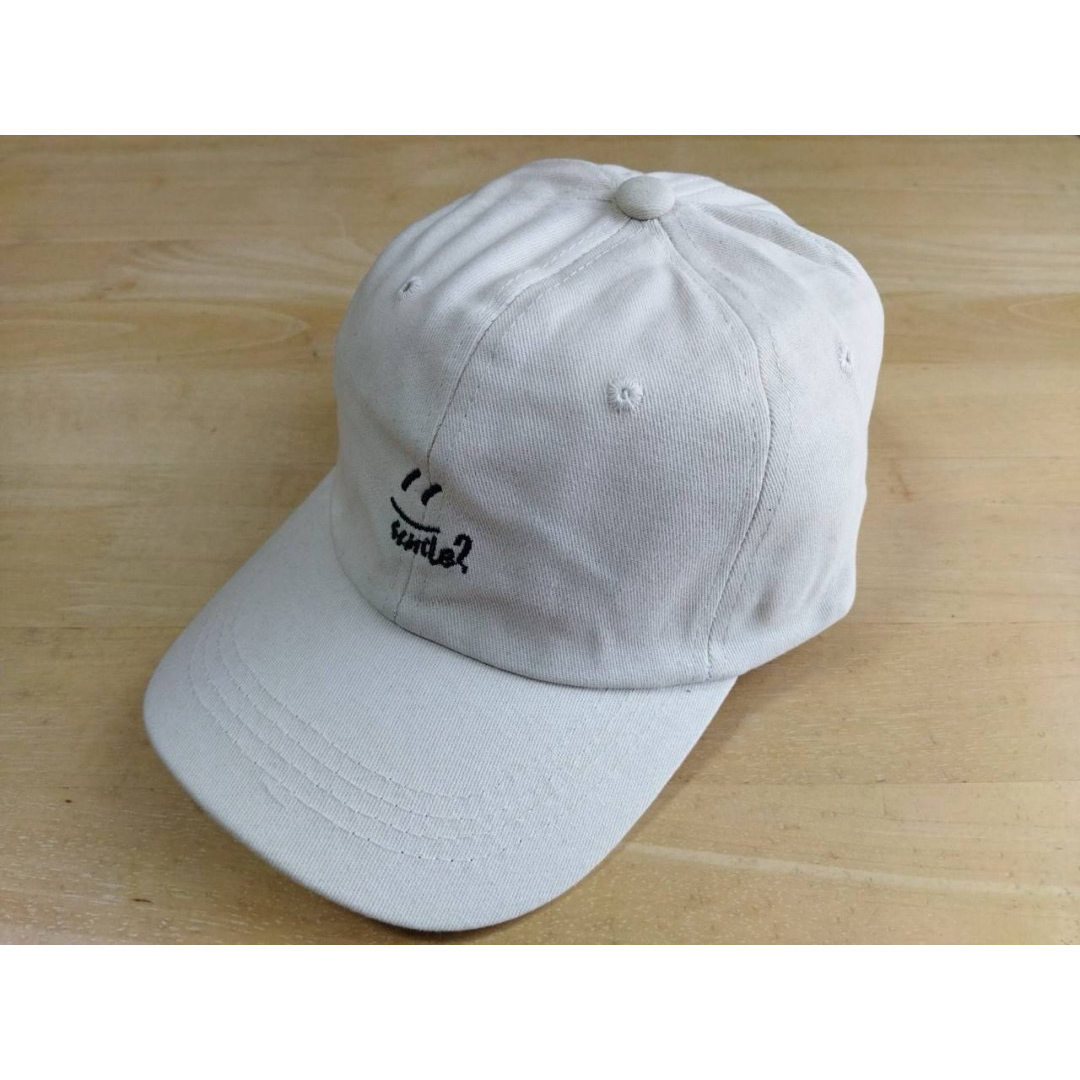 キャップ ロゴ スマイル レディース シンプル 韓国 ベージュ 紫外線対策 帽子 レディースの帽子(キャップ)の商品写真