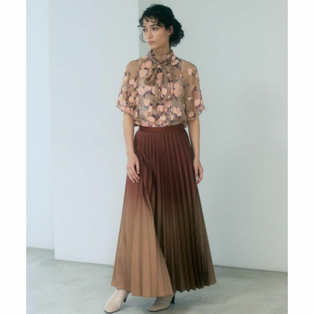 ANAYI(アナイ)の値下げ　ANAYI アナイ　グラデーションプリーツスカート　38 ブラウン レディースのスカート(ひざ丈スカート)の商品写真