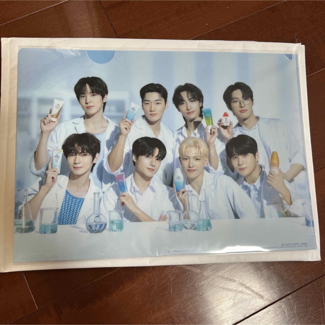 ateez ロート コラボ クリアファイル 非売品 エンタメ/ホビーのタレントグッズ(アイドルグッズ)の商品写真