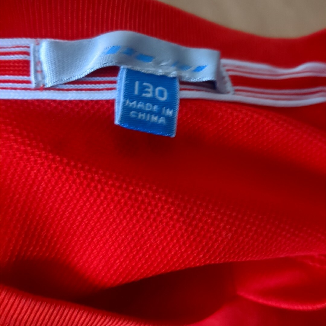 UNIQLO(ユニクロ)のユニクロ　130センチ　Tシャツ キッズ/ベビー/マタニティのキッズ服男の子用(90cm~)(Tシャツ/カットソー)の商品写真