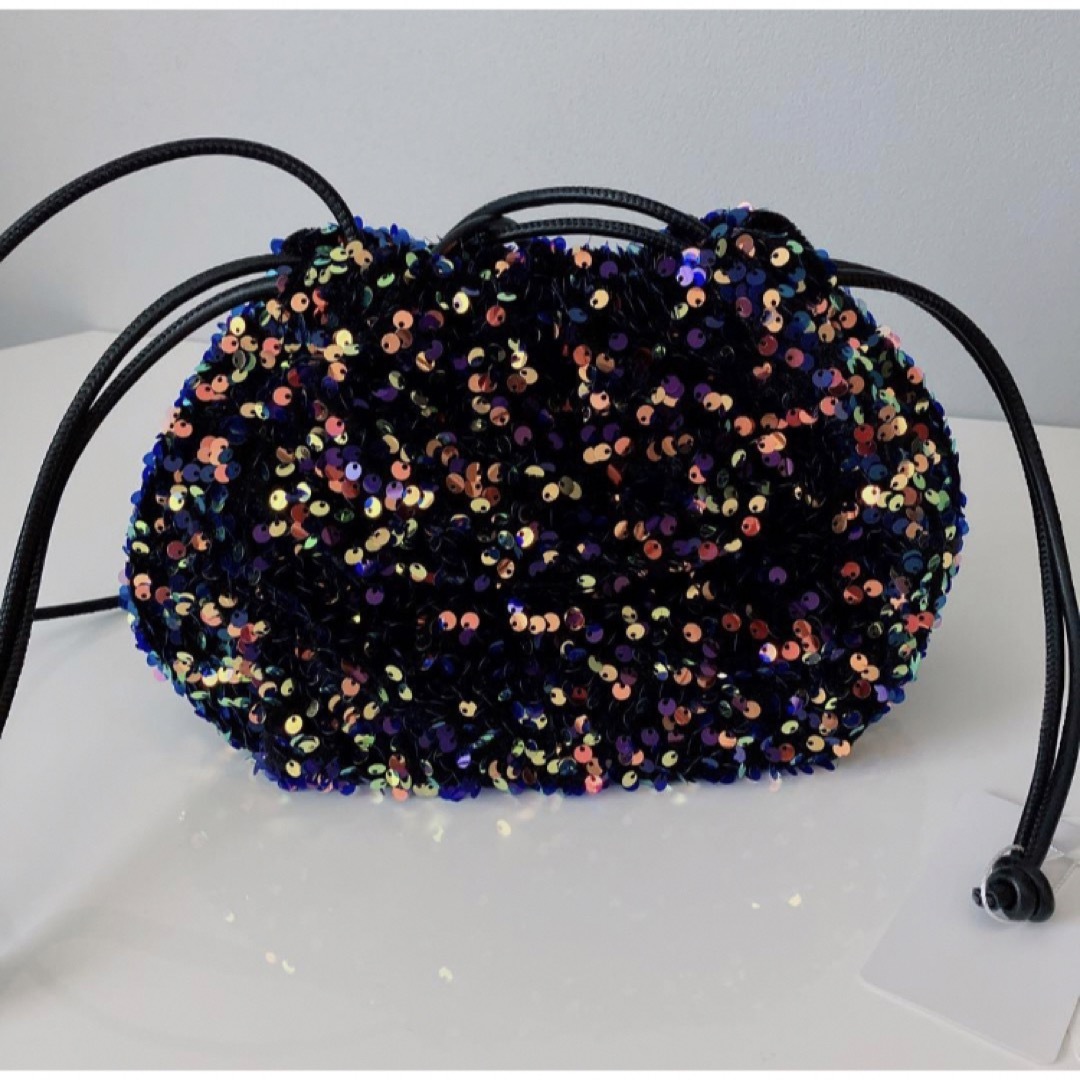 【未使用•タグ付】リベリー　スパンコール巾着バッグ　ネイビー レディースのバッグ(ショルダーバッグ)の商品写真