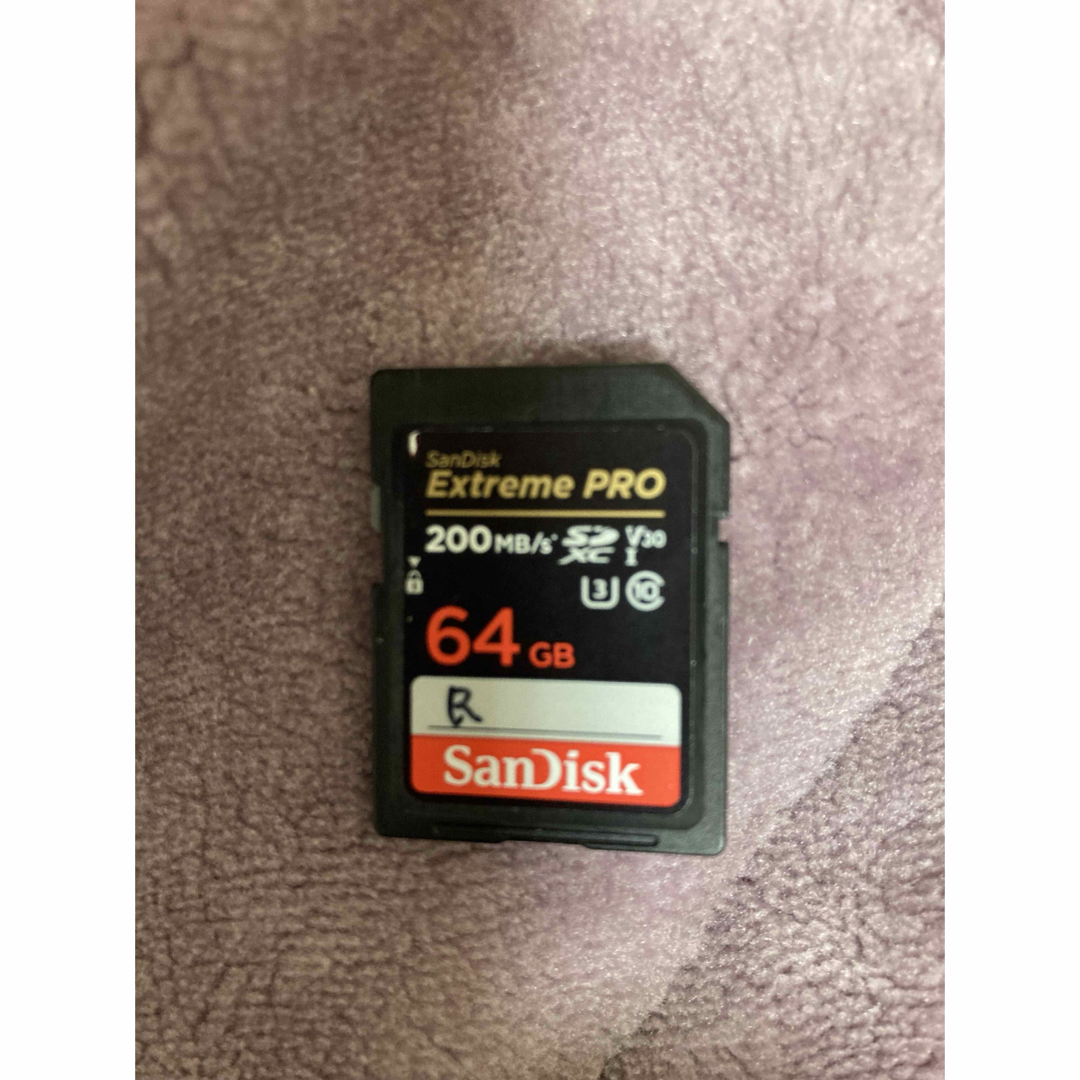 SanDisk SDカード 64GB スマホ/家電/カメラのPC/タブレット(PC周辺機器)の商品写真