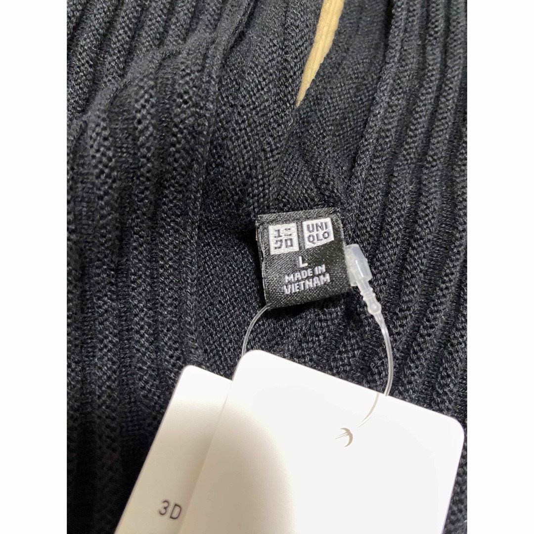 UNIQLO(ユニクロ)の新品未使用タグ付 ニット コットンプリーツ Vネック セーター 5分袖 黒 L レディースのトップス(ニット/セーター)の商品写真