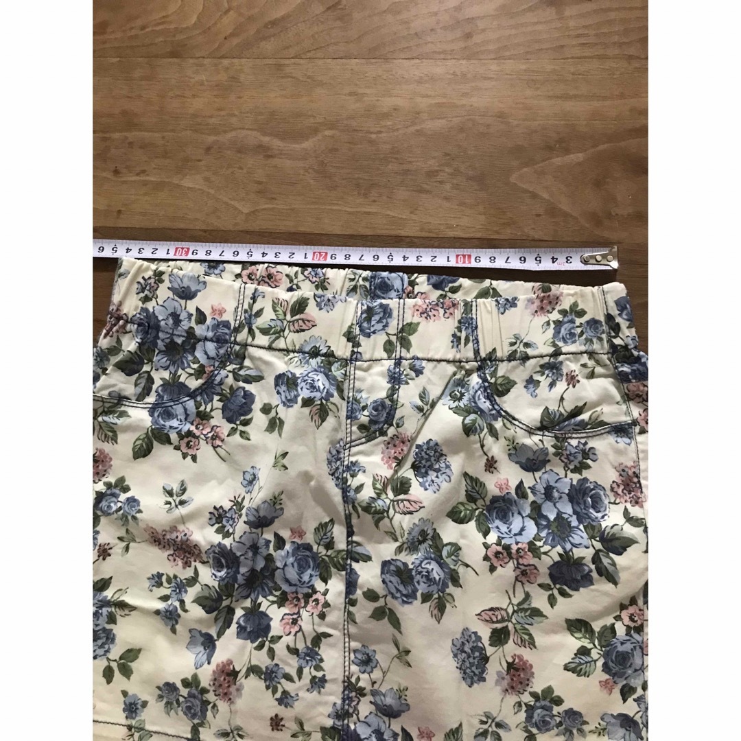 ZARA(ザラ)のZARA 花柄　台形スカート レディースのスカート(ミニスカート)の商品写真