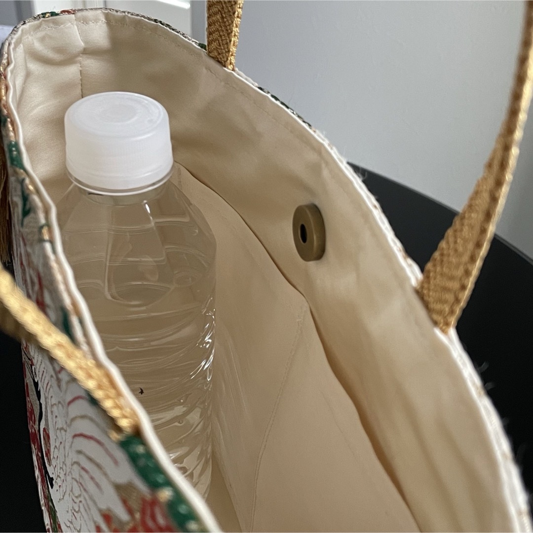 帯リメイクバッグ　鶴と花々　丸帯　トートバッグ　和装バッグ　帯バッグ レディースの水着/浴衣(和装小物)の商品写真