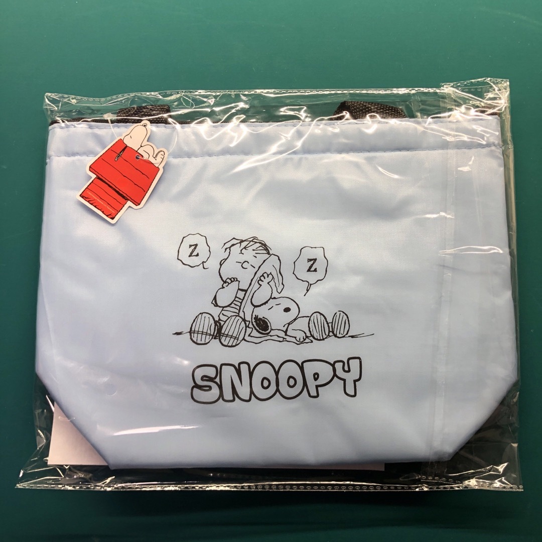 SNOOPY(スヌーピー)のスヌーピー SNOOPY 保冷 保温 ランチ トート バッグ ノベルティ 非売品 インテリア/住まい/日用品のキッチン/食器(弁当用品)の商品写真