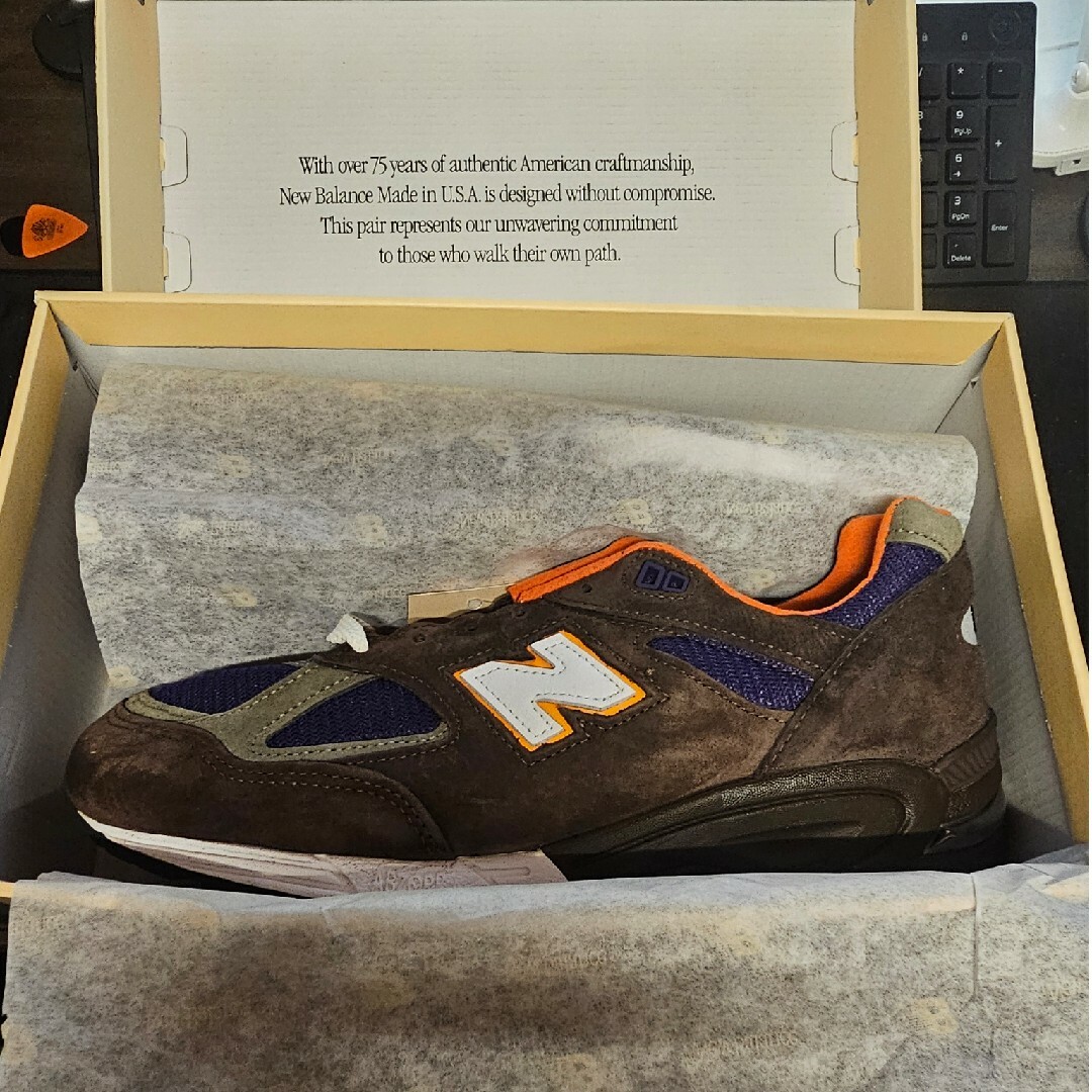 New Balance(ニューバランス)のNew Balance 990V2 Brown Purple 27.5cm メンズの靴/シューズ(スニーカー)の商品写真