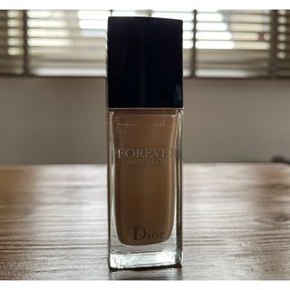 ディオール(Dior)のディオールスキン フォーエヴァーフルイドグロウ 1N リキッドファンデーション(ファンデーション)