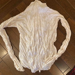 プリーツプリーズイッセイミヤケ(PLEATS PLEASE ISSEY MIYAKE)のイッセイミヤケ　しわ加工　トップス(Tシャツ(長袖/七分))