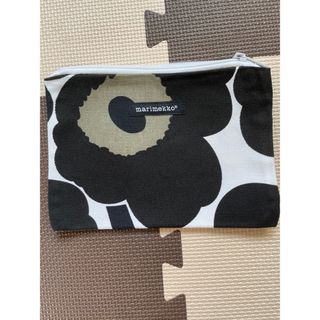 marimekko - マリメッコのメイクポーチ　marimekko黒カーキ ウニッコ花柄★新品未使用②