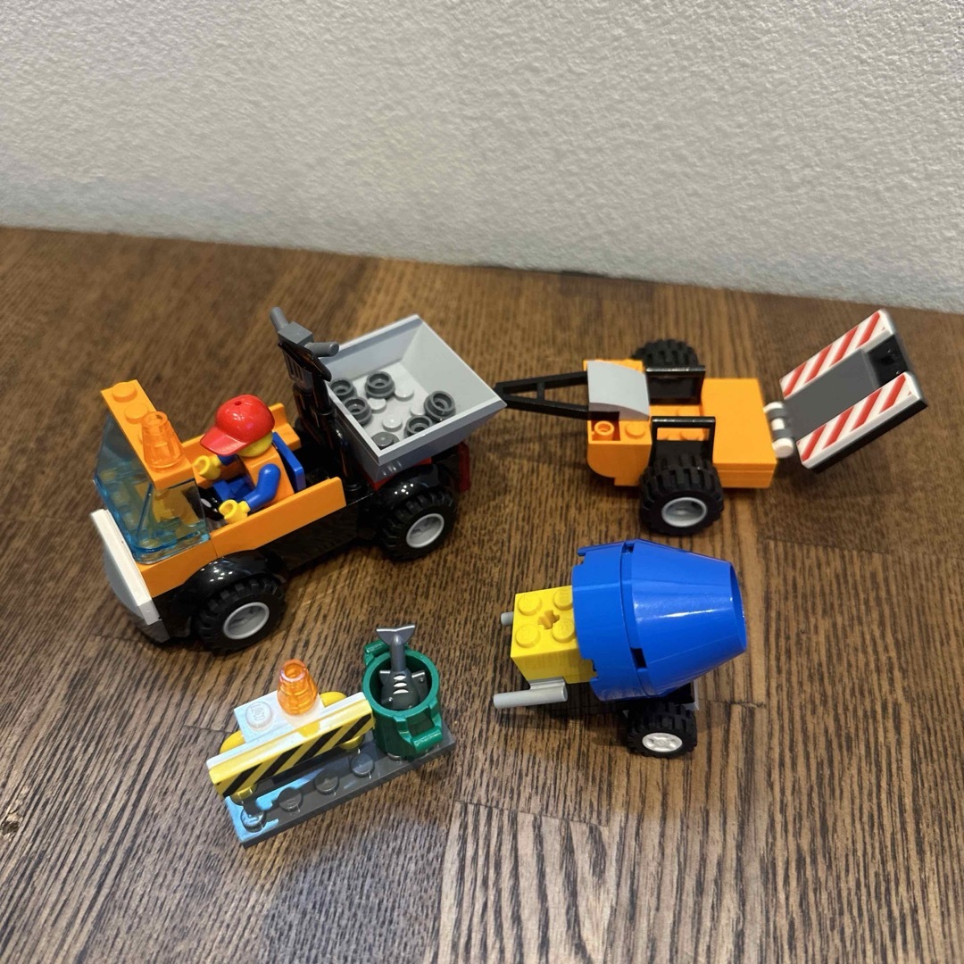 Lego(レゴ)のLEGO レゴ ジュニア 道路補修トラック ビルディングキット  10750 キッズ/ベビー/マタニティのおもちゃ(積み木/ブロック)の商品写真