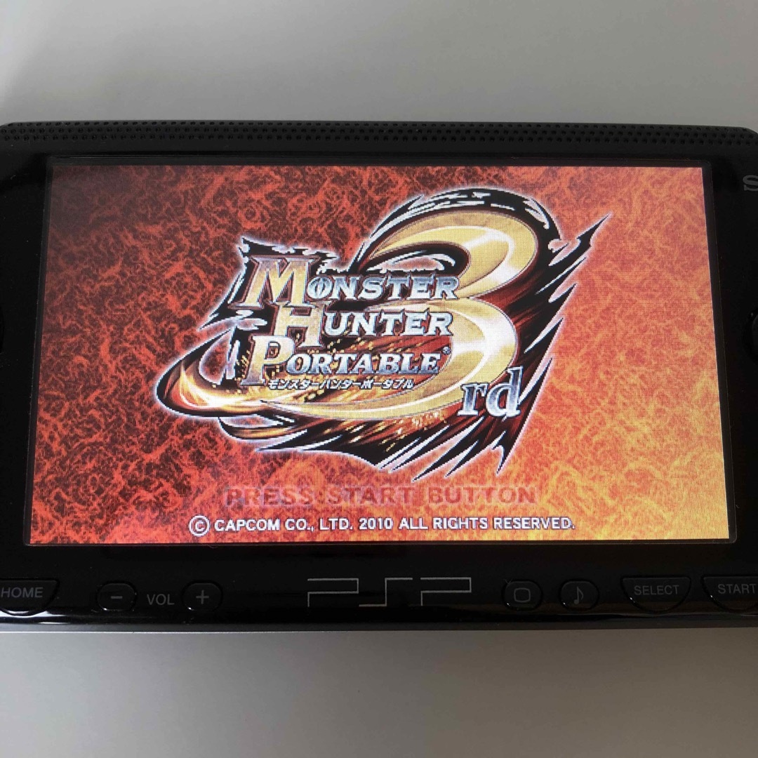 PlayStation Portable(プレイステーションポータブル)のPSP モンハン 三國無双 みんゴル プレイステーションポータブル エンタメ/ホビーのゲームソフト/ゲーム機本体(携帯用ゲームソフト)の商品写真