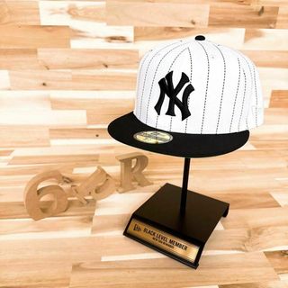 ニューエラー(NEW ERA)の美品【ニューエラ×ニューヨーク・ヤンキース】75thストライプ キャップ 白×黒(キャップ)