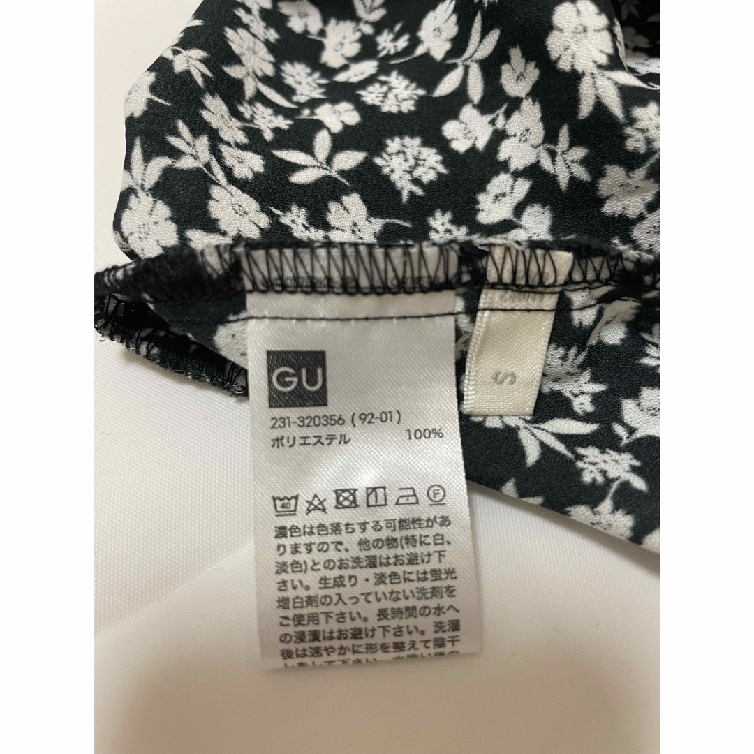 GU(ジーユー)のGU  小花ノースリーブワンピース　S レディースのワンピース(その他)の商品写真