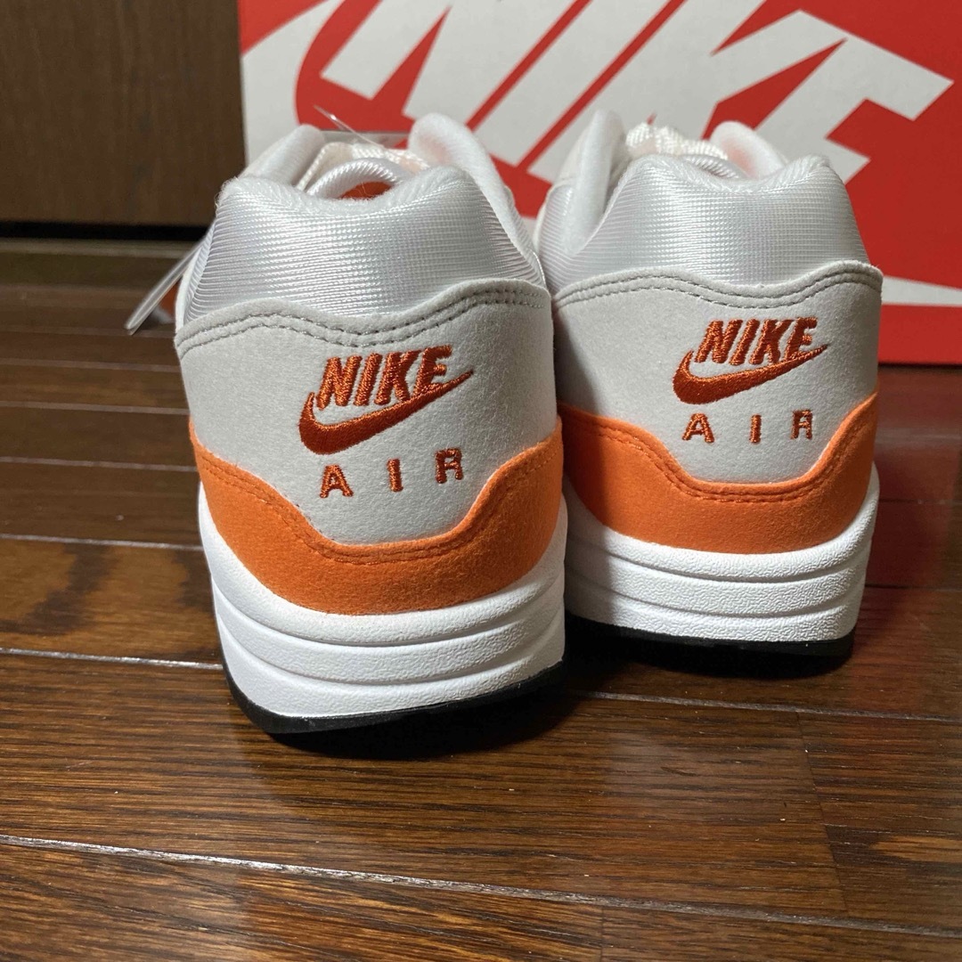 NIKE(ナイキ)の【セール】27cmNIKEナイキair max1エアマックス1オレンジ メンズの靴/シューズ(スニーカー)の商品写真