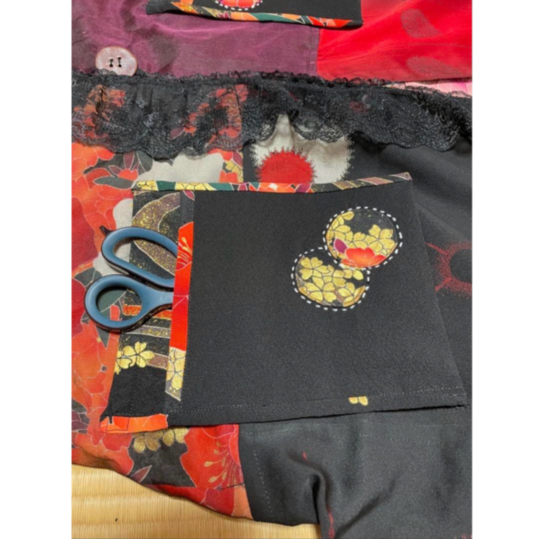 着物リメイク　すごく素敵✨正絹コーディガン　ポケットandフリル付き レディースのトップス(カーディガン)の商品写真