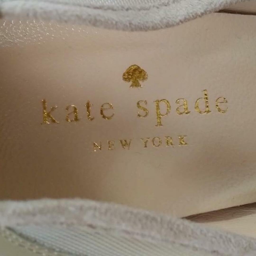 kate spade new york(ケイトスペードニューヨーク)のKate spade(ケイトスペード) パンプス 6 1/2 C レディース - ベージュ エナメル（レザー）×化学繊維×スエード レディースの靴/シューズ(ハイヒール/パンプス)の商品写真