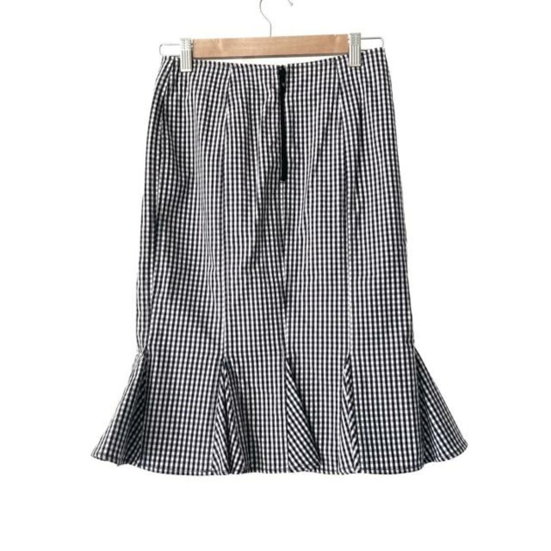 McQ(マックキュー)のMcQ(ALEXANDER McQUEEN)(マックキュー(アレキサンダーマックイーン)) ロングスカート サイズ40 M レディース - 白×黒×グレー チェック柄 レディースのスカート(ロングスカート)の商品写真