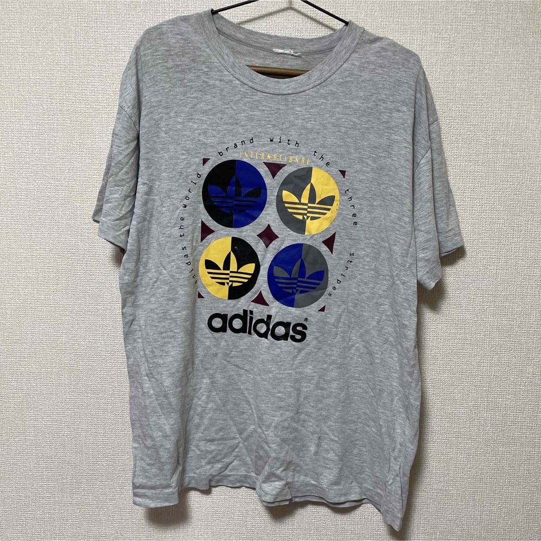 【希少/レア】アディダス　カラフルビックプリントTシャツ　グレー系　サイズL メンズのトップス(Tシャツ/カットソー(半袖/袖なし))の商品写真