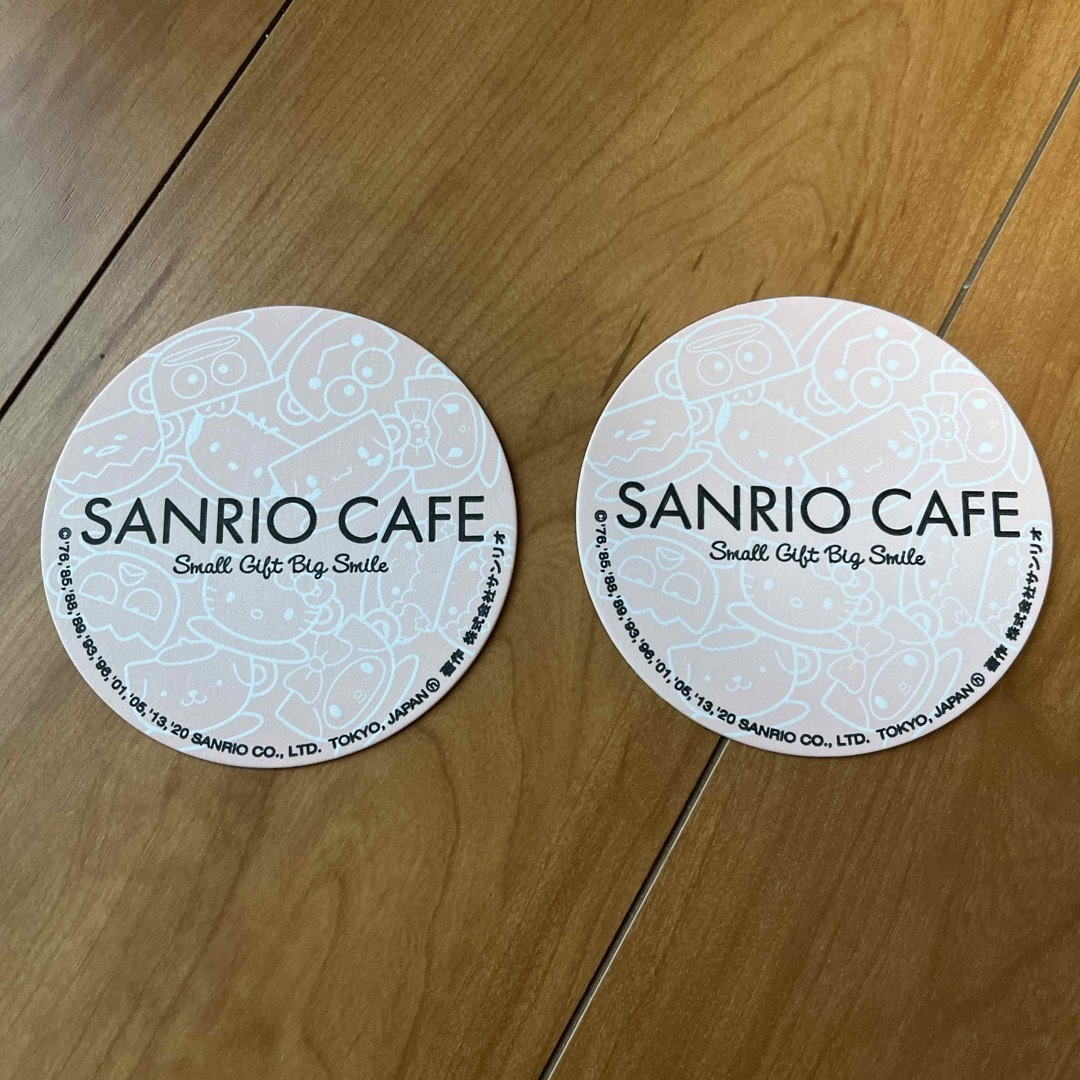 サンリオ(サンリオ)のサンリオカフェ　コースター　2枚 エンタメ/ホビーのエンタメ その他(その他)の商品写真