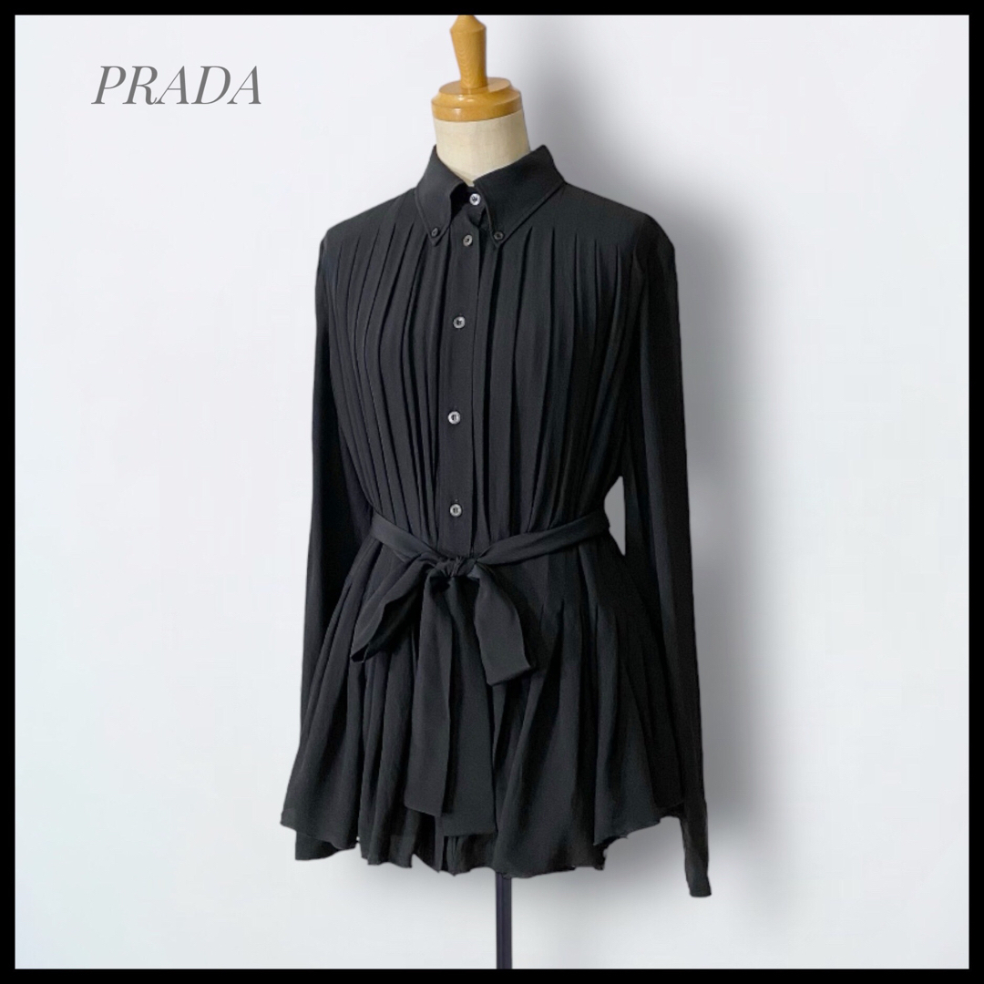 PRADA(プラダ)の【PRADA】  大きいサイズ42  シルク100％  プリーツブラウス レディースのトップス(シャツ/ブラウス(長袖/七分))の商品写真