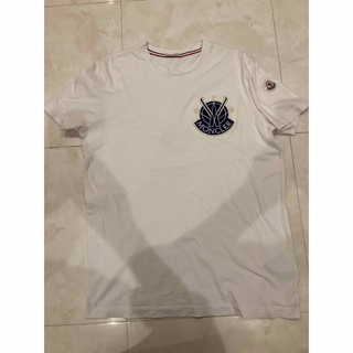 モンクレール(MONCLER)のLサイズ】モンクレール　MONCLER 半袖Tシャツ　ホワイト　立体ワッペン(Tシャツ/カットソー(半袖/袖なし))