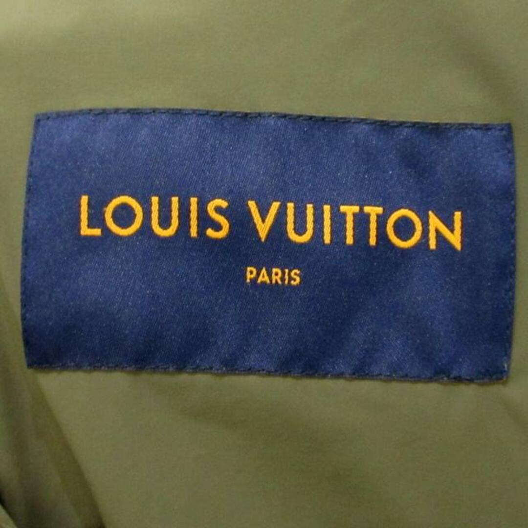 LOUIS VUITTON(ルイヴィトン)のLOUIS VUITTON(ルイヴィトン) ブルゾン サイズ44 M メンズ フラワーキルテッドフーディジャケット HMB47WPPX カーキ 長袖/モノグラム柄/キルティング/ジップアップ/冬 ナイロン、ポリウレタン メンズのジャケット/アウター(ブルゾン)の商品写真