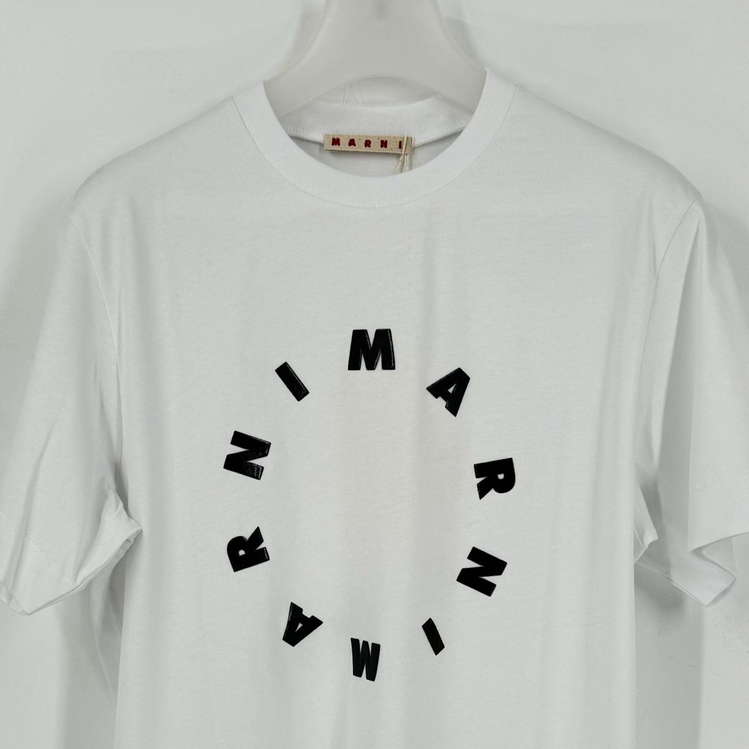 Marni(マルニ)の新品　MARNI マルニ　ティーシャツ　レディース　ブランド　ホワイト　ロゴT レディースのトップス(Tシャツ(半袖/袖なし))の商品写真