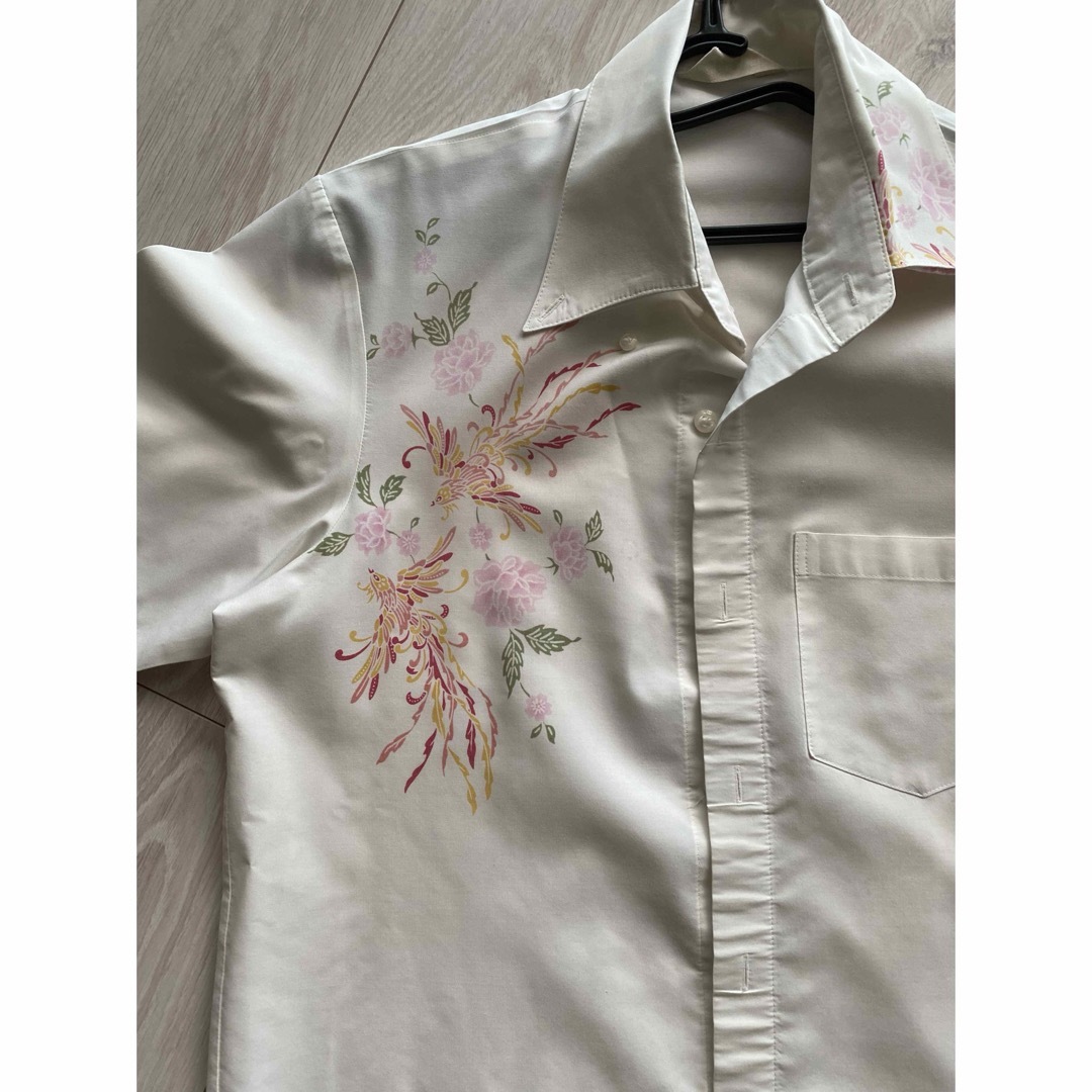 かりゆしウェア メンズ 半袖 琉球の里 白Mサイズ メンズのトップス(シャツ)の商品写真