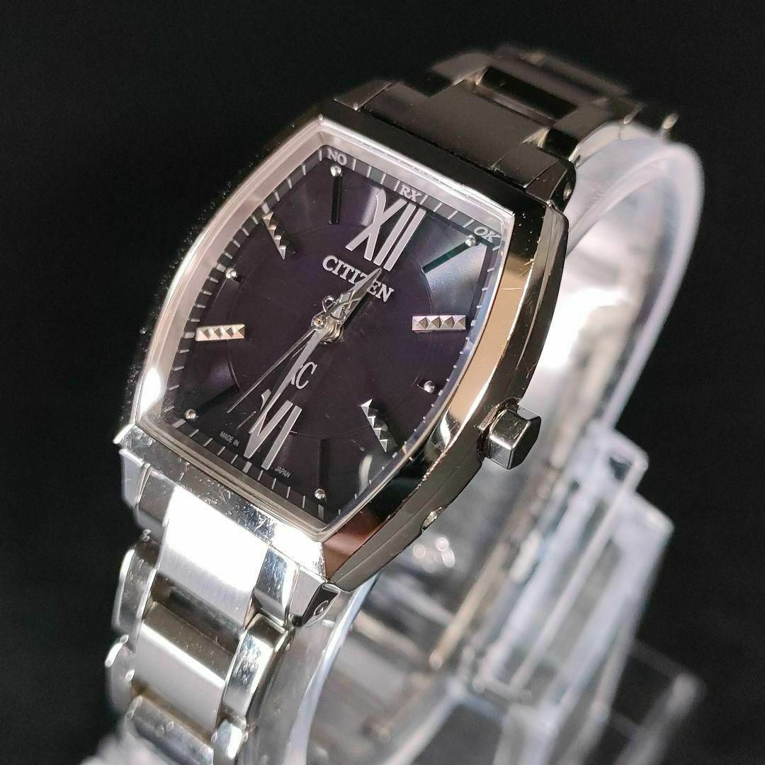 極美品【稼働品】CITIZEN　シチズンXC　H030ブラック　トノー　ソーラーErupur腕時計