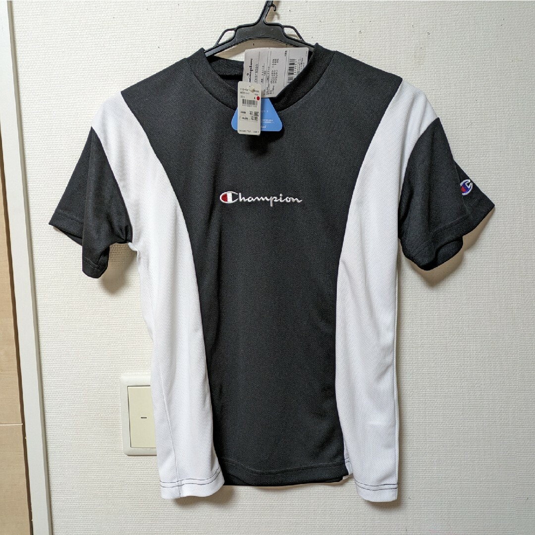 Champion(チャンピオン)の新品タグ付き　チャンピオン　ロゴ　 ドライ　Tシャツ（140） キッズ/ベビー/マタニティのキッズ服男の子用(90cm~)(Tシャツ/カットソー)の商品写真