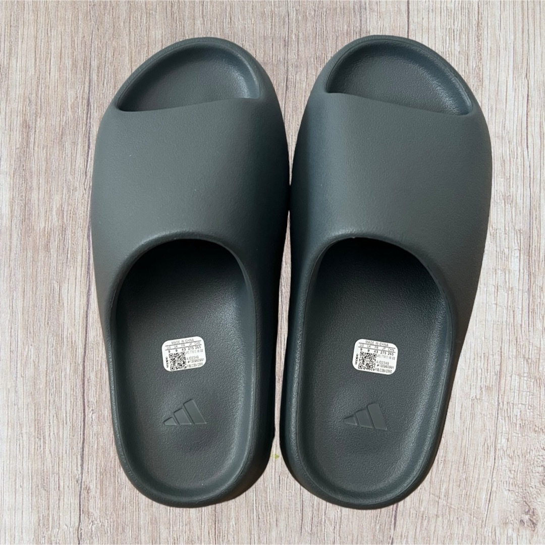 YEEZY（adidas）(イージー)のadidas YEEZY Slide "Slate Marine" 27.5cm メンズの靴/シューズ(サンダル)の商品写真