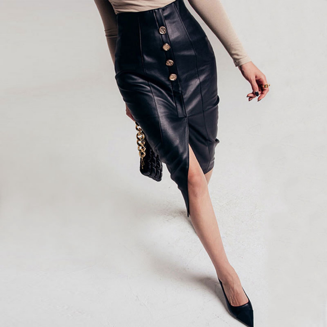 レディーススカート　M ブラック　合皮　レザー　タイト　ボタン　高級感　モード レディースのスカート(ひざ丈スカート)の商品写真