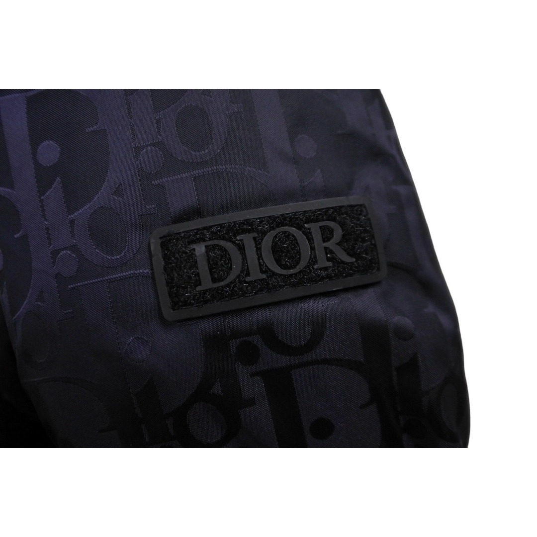 Dior(ディオール)の極美品 DIOR ディオール ダウンジャケット オブリーク トロッター柄 ネイビー 12+ 1SBM21PUFE 美品 中古 63783 レディースのトップス(トレーナー/スウェット)の商品写真